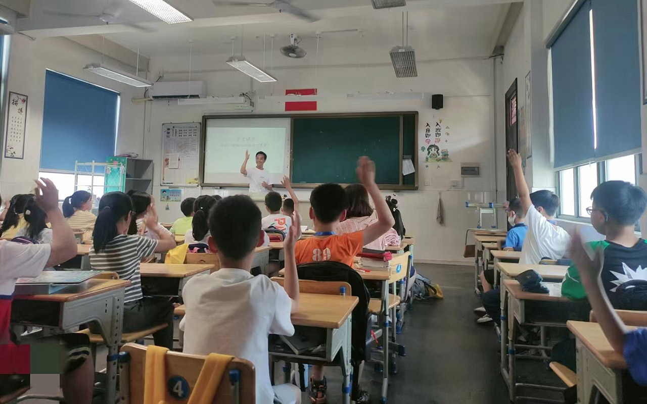 扎鲁特旗冯家小学