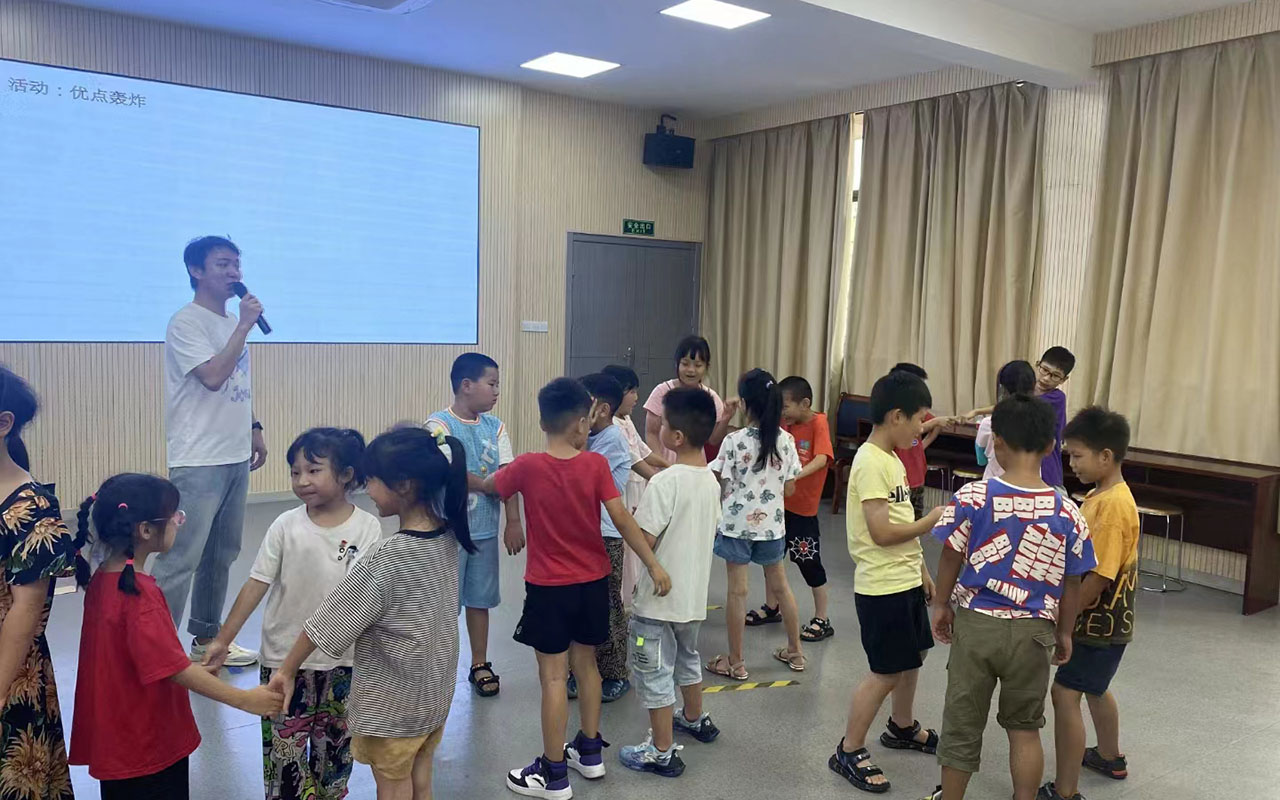 扎鲁特旗龙观乡中心学校